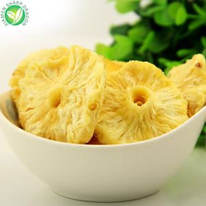 Spuntini sani all'ananas